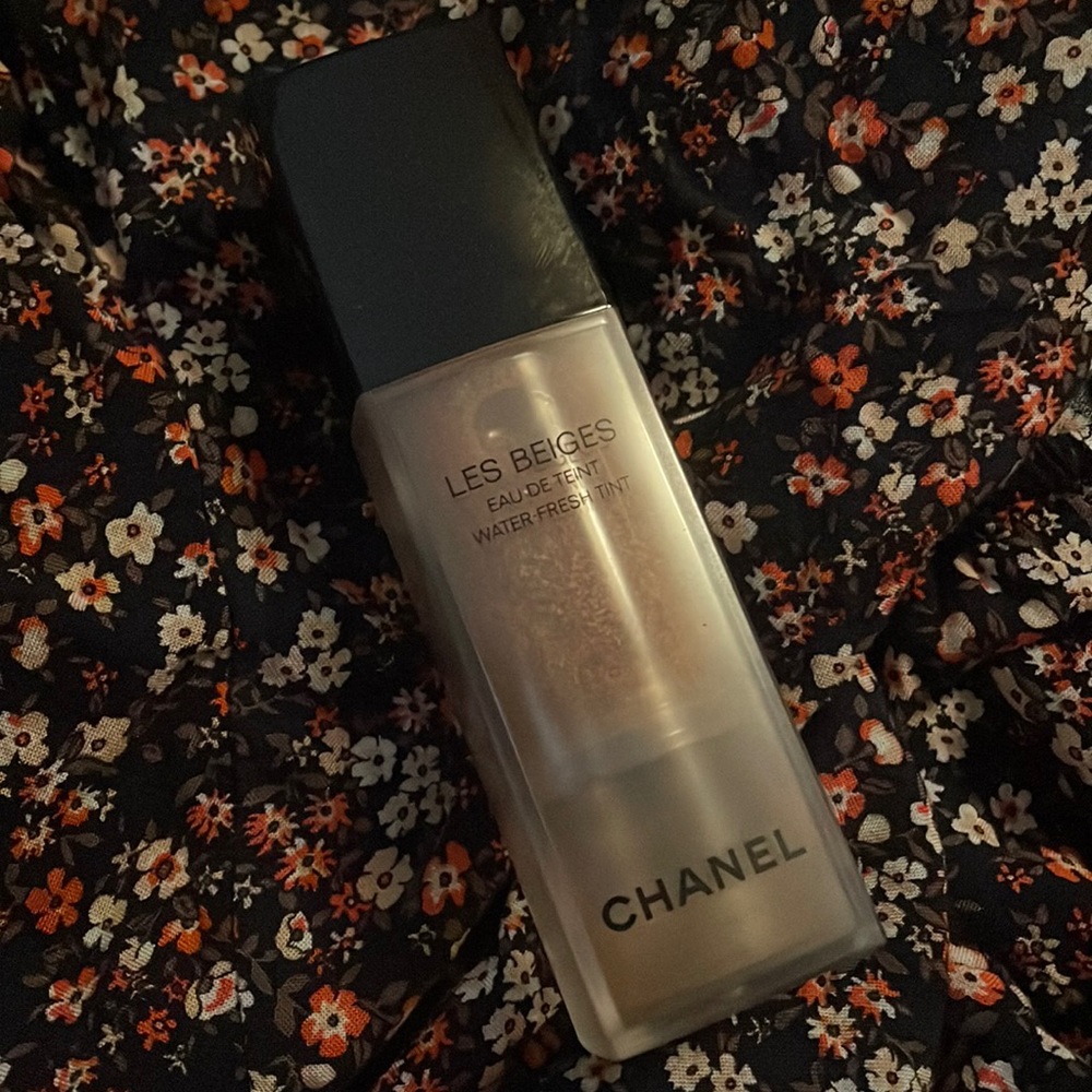 Chanel Les Beiges Water Fresh Tint Medium Light